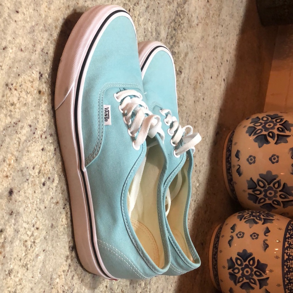 Size 9 Carolina blue vans